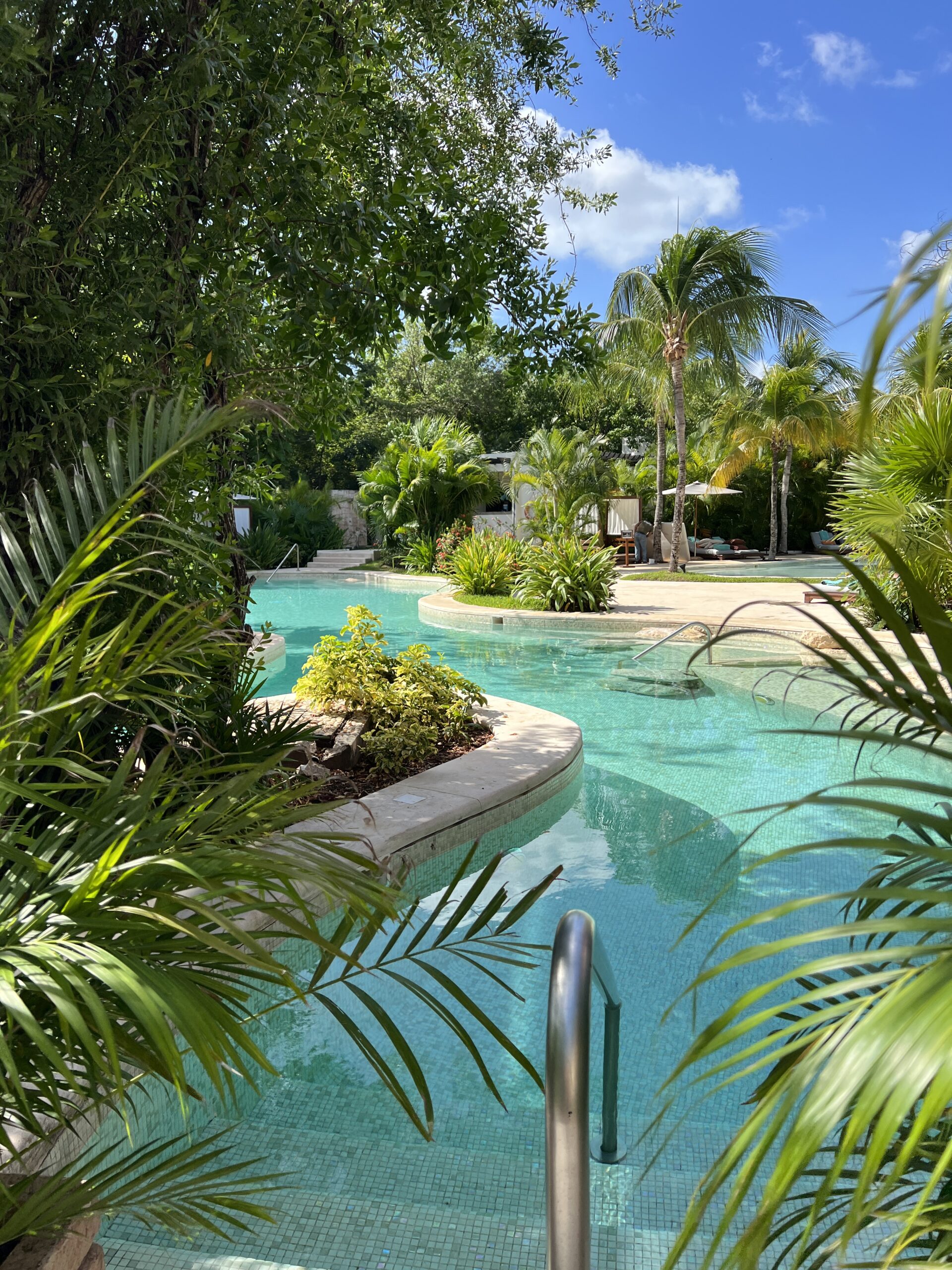 all-inclusive resorts include unlimited food and drinks, but what else?